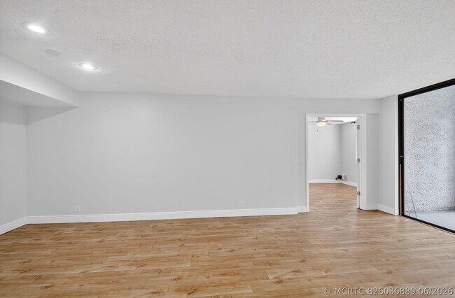 Photo - 4080 Tivoli Ct Unit 206