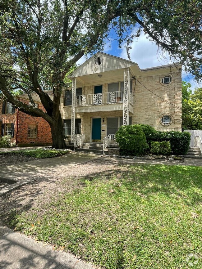 Building Photo - 2 bedroom half duplex in Altadena Rental