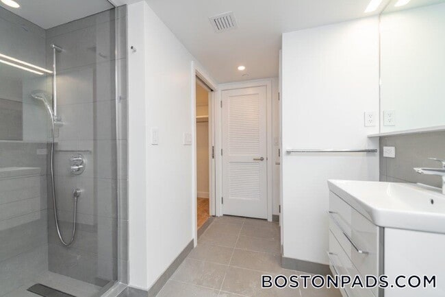 Photo - 22 Fleet St Unit 8