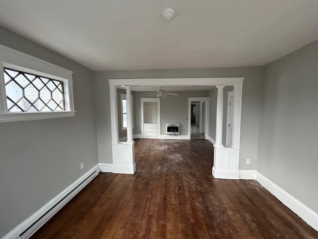 Building Photo - 19 Henchman St Unit 3