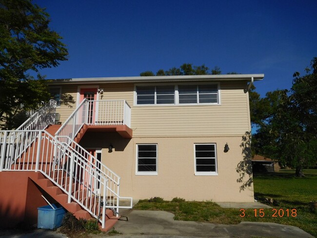 2nd Floor Apartment in New Smyrna Beach - 2nd Floor Apartment in New Smyrna Beach