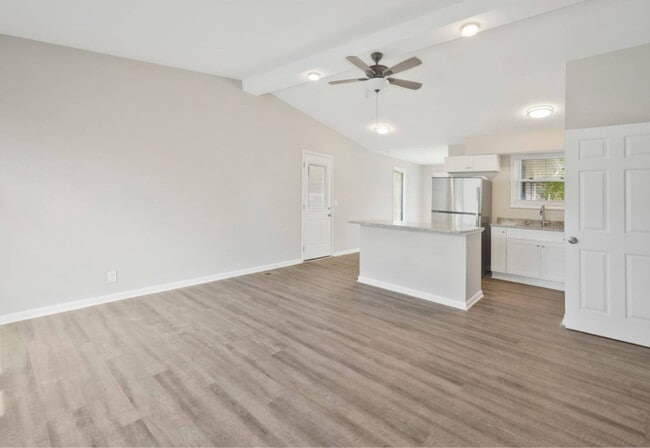 Photo - 6009 Lopez Ln