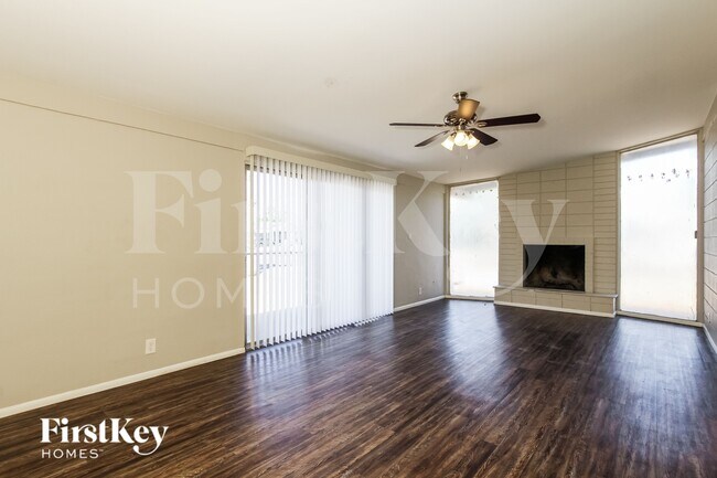 Photo - 8830 N 37th Ave