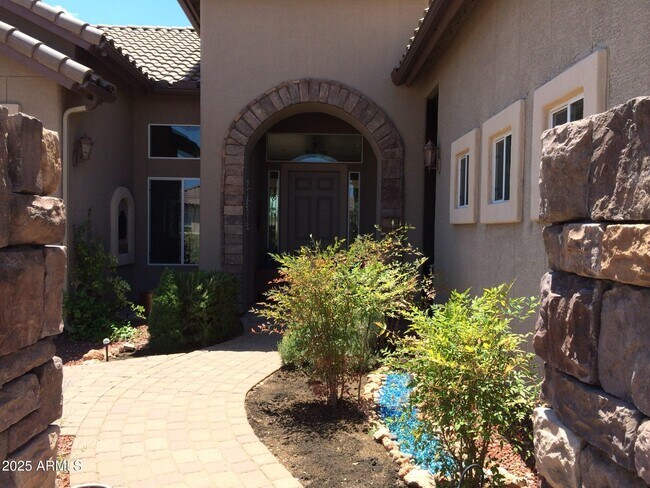 Photo - 5715 E la Privada Dr