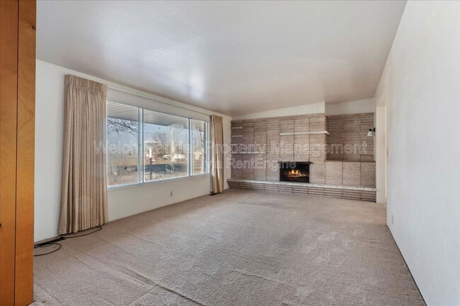 Photo - 506 N Geneva Rd