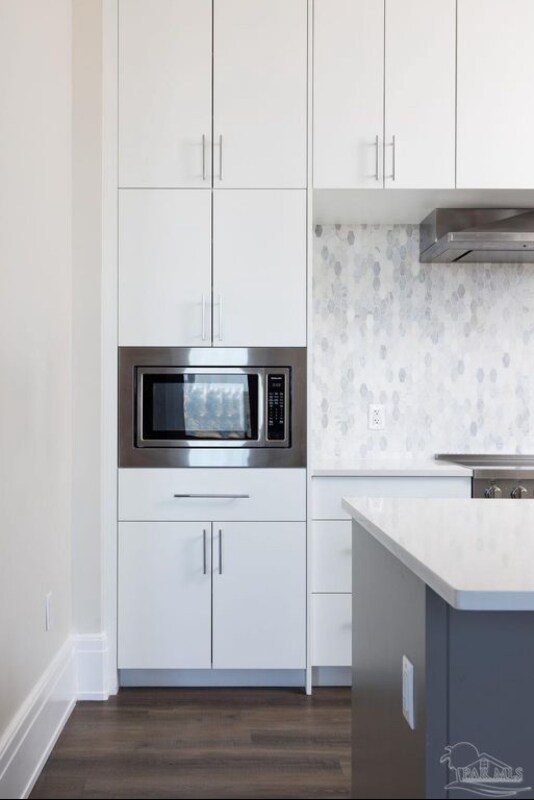 17 Palafox Pl Condo Unit 305 Condo for Rent in Pensacola, FL