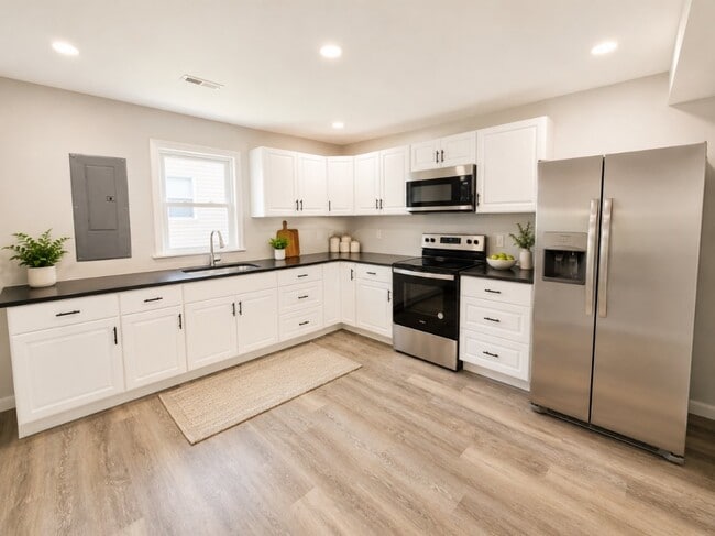Photo - 109 N Dunlop St