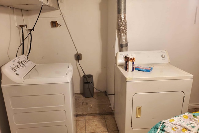 washer dryer unit - 1131 W 17th St