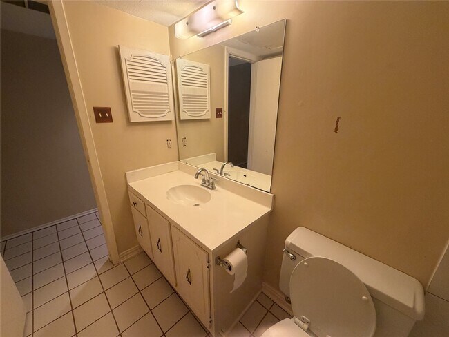 14777 Wunderlich Dr Unidad 2104