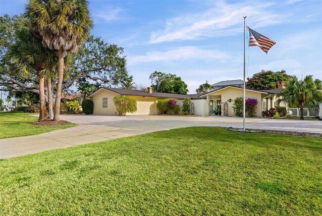 7215 Westmoreland Dr