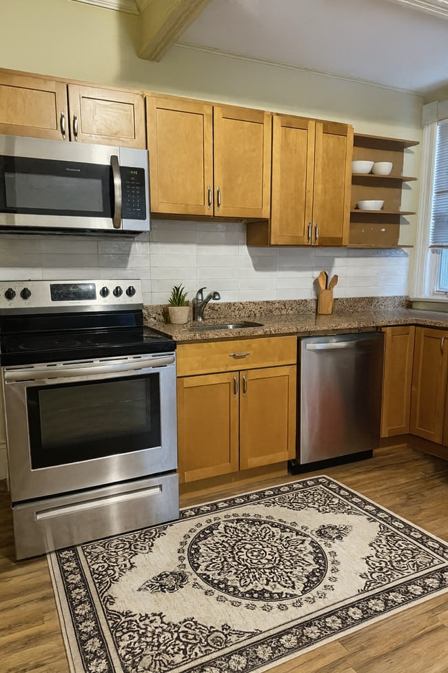 Building Photo - 99 Hungerford St Unit 2