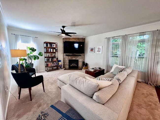 Photo - Charming 4 Bedroom home Near Virginia Beach Oceanfront!