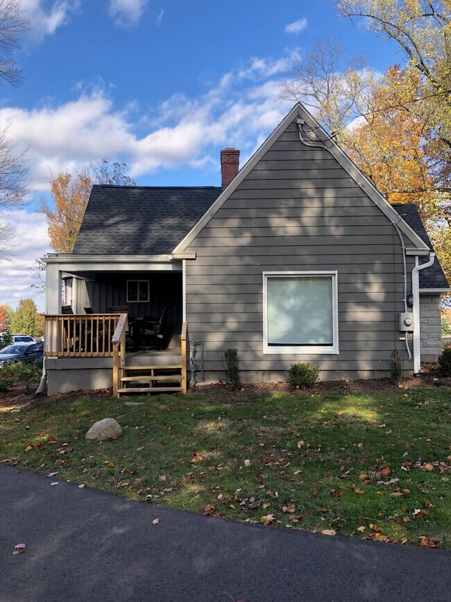 Photo - 612 S Cleveland Massillon Rd