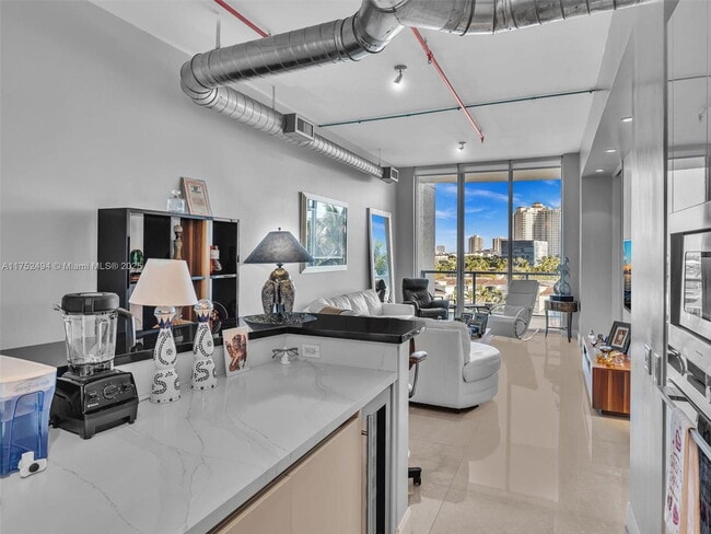 Photo - 3029 NE 188th St Unidad 817