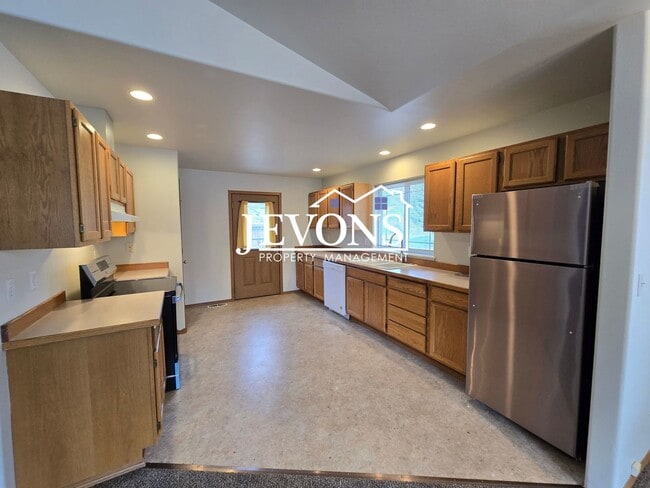 Photo - Two-bedroom home with a fully equipped kit...