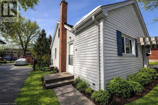 Photo - 168 FIFTH Avenue Unit# 3