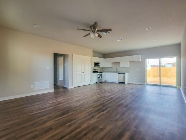 Photo - Beautiful 3 Bedroom 2 Bath Home!!