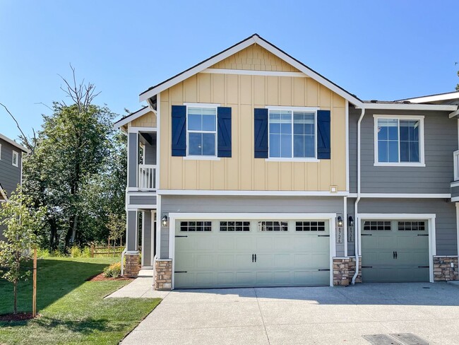 Building Photo - Beautiful 3 bdrm plus FLEX room --House 1/2 Month rent Concession!!