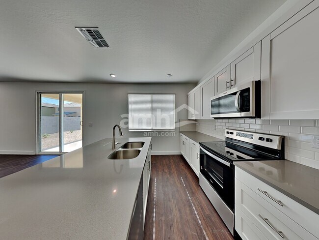 Photo - 17161 Puget Ave