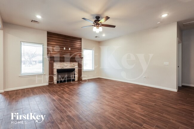 Photo - 517 Siena Dr