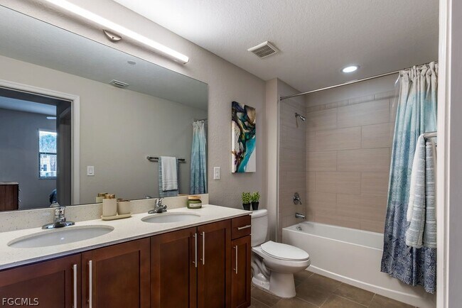 Photo - 4155 Umbria Ln Unit 313