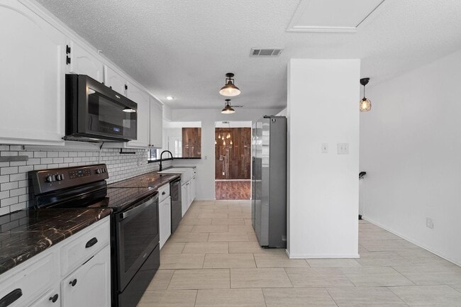 Photo - 1828 Alameda Dr