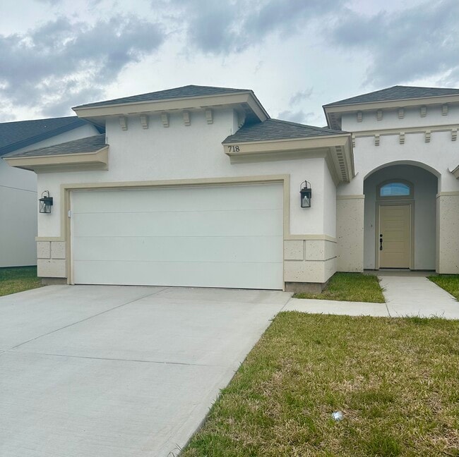 Building Photo - 718 Ava Dr Rental
