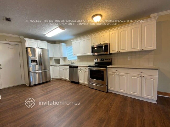 Photo - 3857 Bluebell St