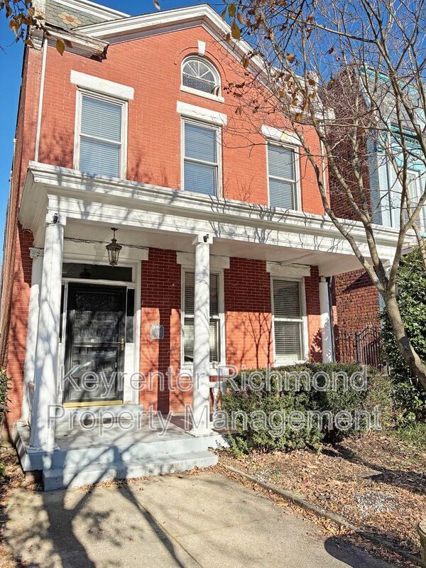 Building Photo - 2020 Floyd Ave