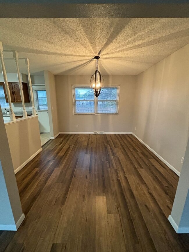 Photo - 2 Bedroom duplex in desirable Waterloo neighborhood!!