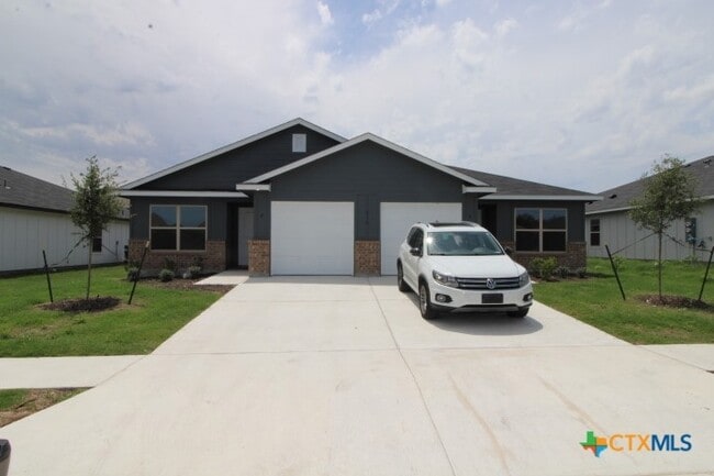 Building Photo - 514 Lost Trl