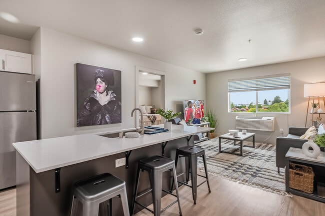 Photo - University Crossing