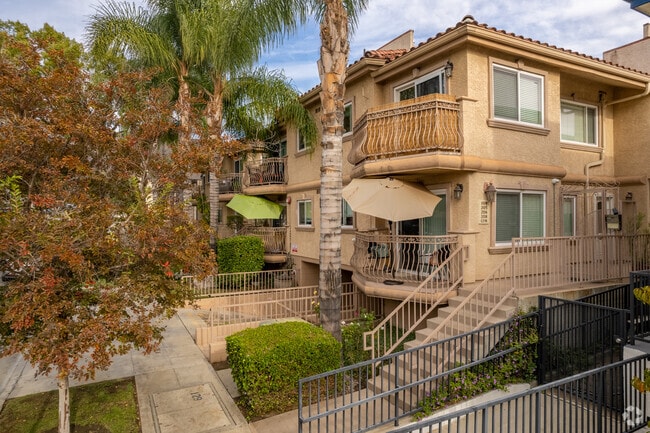 Photo - 550 E Santa Anita Ave