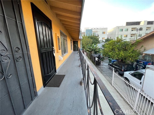 Photo - 1433 N Bronson Ave Unidad 6