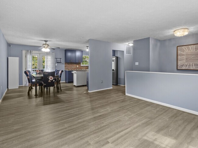 Photo - 2007 Robert Bowie Dr