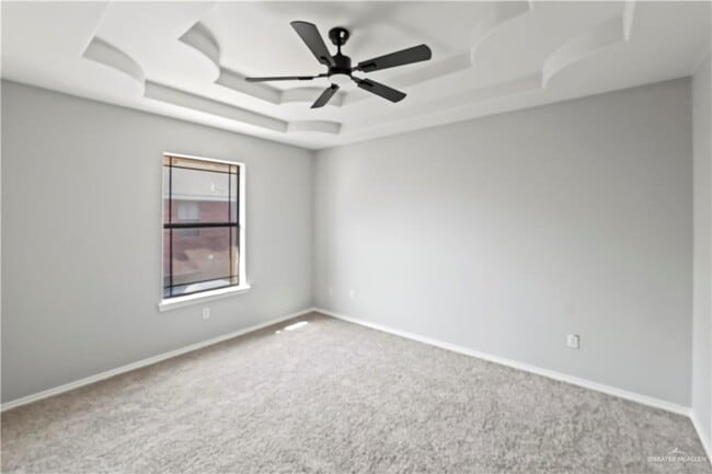 Photo - 10 S 48th Ln