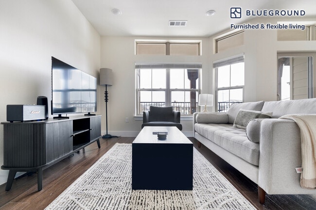 Photo - 1501 W Howard Ln Unidad FL4-ID360