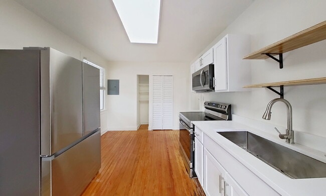 Photo - Pristine Neptune Beach Efficiency Unit Remodel: 2 Blocks to the Sand and Walkable to Everything!