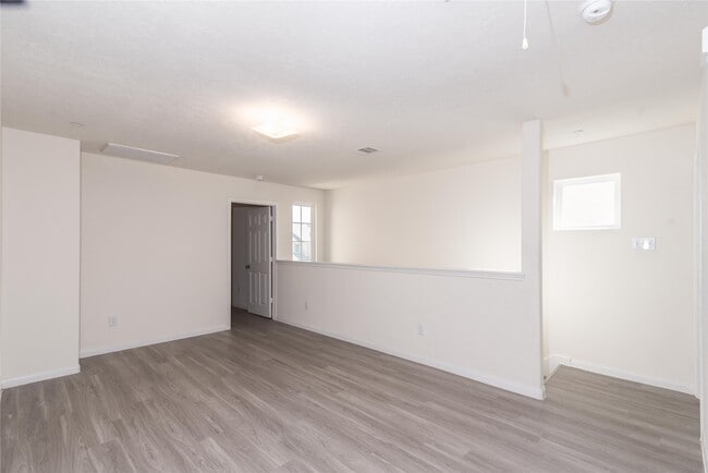 Building Photo - 3907 Calgary Cir