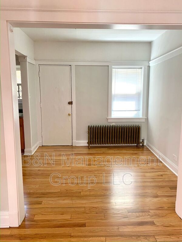 Photo - 1055 W Dakin St Unit #2