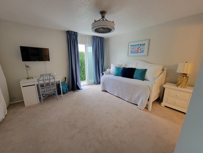 Photo - 33901 Copper Lantern St