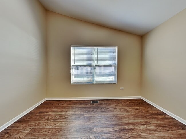 Photo - 211 Gladys Ave