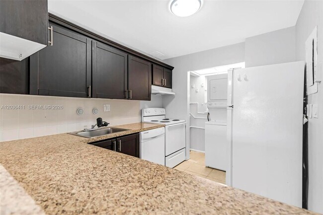 Photo - 7900 Fairview Dr Unit 105