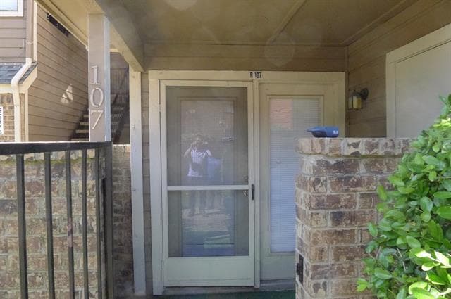 Building Photo - 9835 Walnut St Unit 107