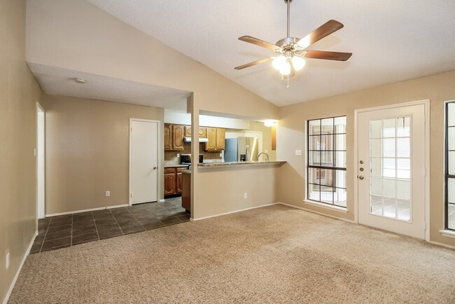 Photo - 1037 Eagle Ct