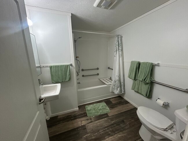 Photo - 403 NW Park St