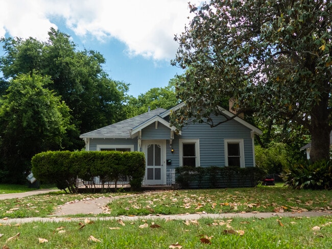 Photo - 1015 N 1st St