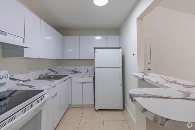 1BR - 1BA - 679SF - Kitchen