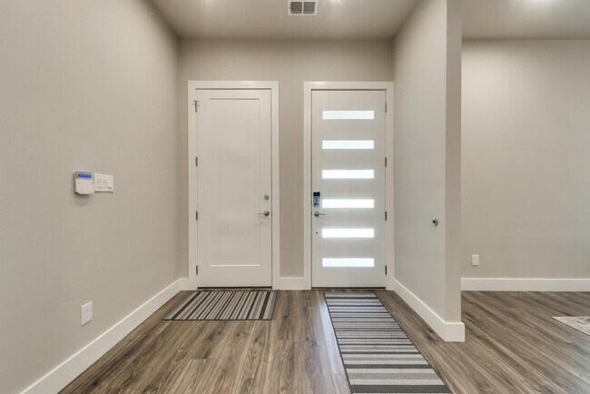 Photo - 4406 Newmore Ave