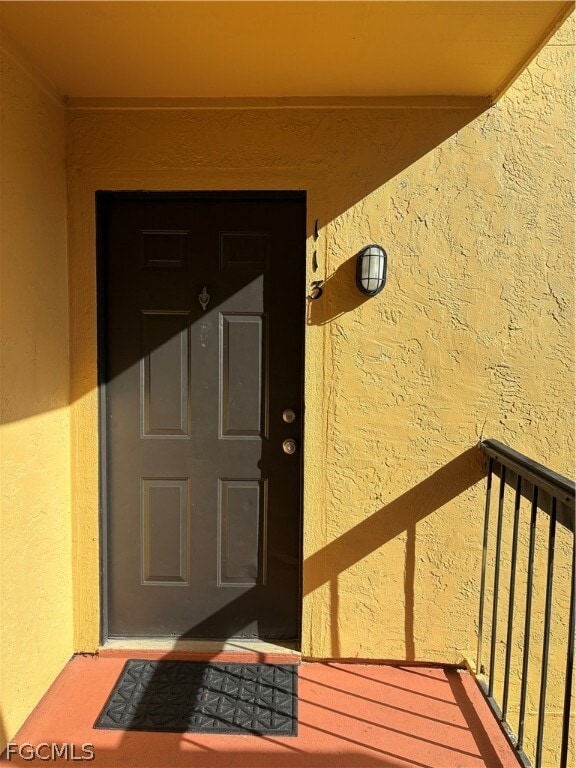 Building Photo - 2855 Winkler Ave Unit 113